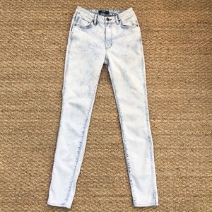Neuw Denim Vintage Skinny in acid wash